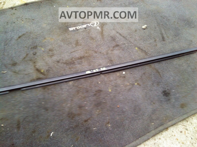 Door-glass molding, center rear right, Mazda6 03-08