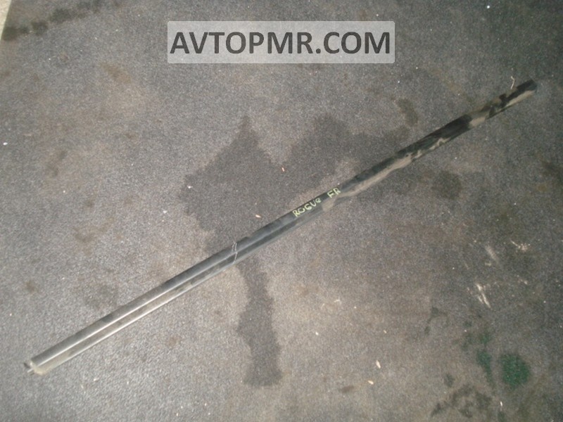 Door-glass molding, center, front right, Nissan Rogue 2015