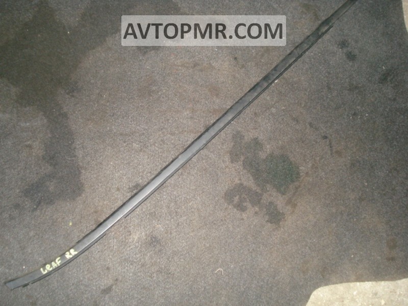 Door-glass molding, central rear right, Nissan Leaf 11-12