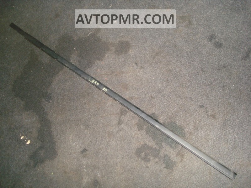 Door-glass molding, central front right, Nissan Leaf 11-12