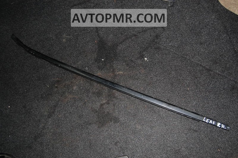Door-glass molding, central rear right, Nissan Leaf 11-12