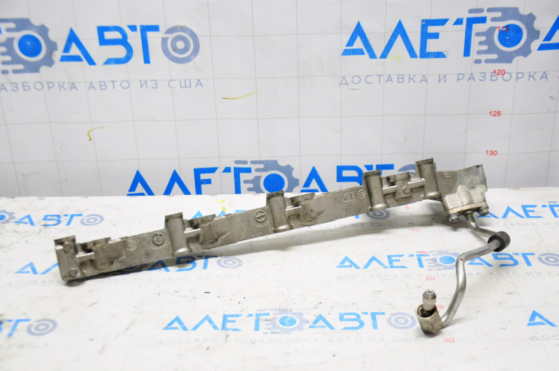 Right fuel rail high pressure Lexus LS460 LS600h 07-17