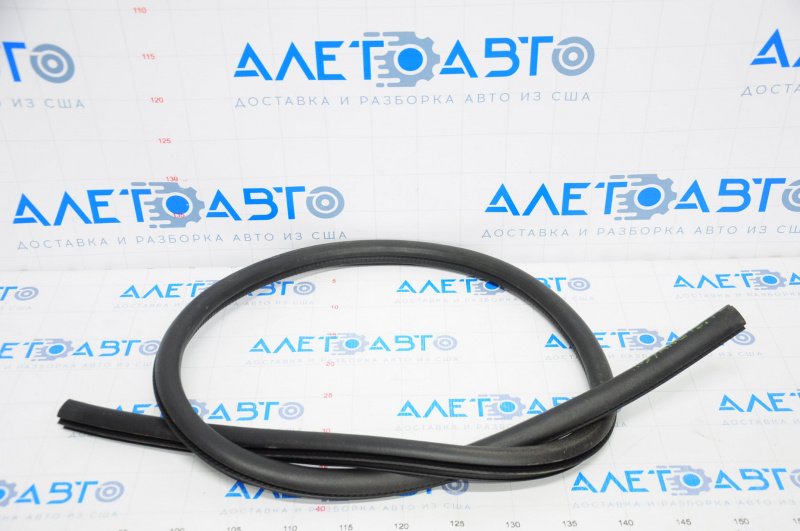 Lower front right door seal for Ford Mustang mk6 15-coupe
