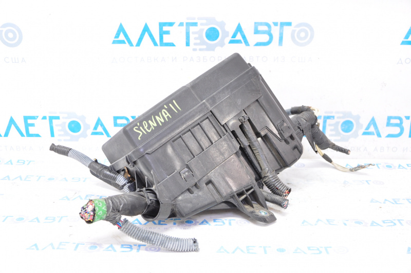 Underhood fuse box Toyota Sienna 11-16
