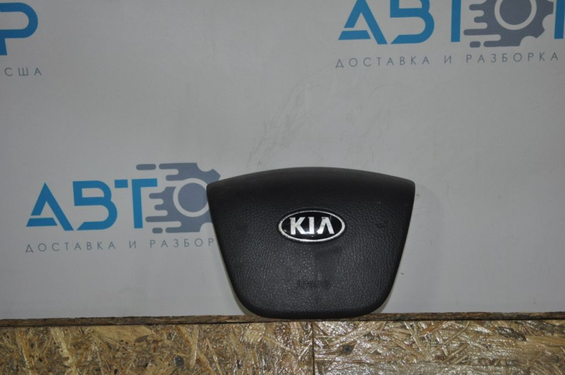 Airbag in the steering wheel of the driver's side of the Kia Sorento 2014-2015