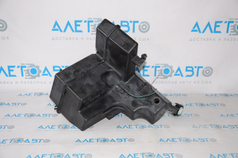 Nissan Pathfinder 13-20 washer reservoir with filler neck and sensor, without motor