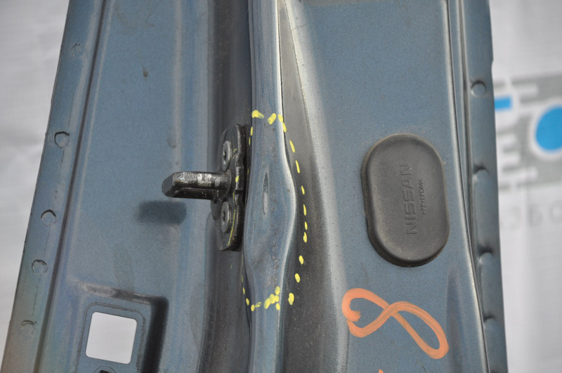 Body pillar central left Nissan Versa 12-17 usa with threshold, non-standard dents, sawed off