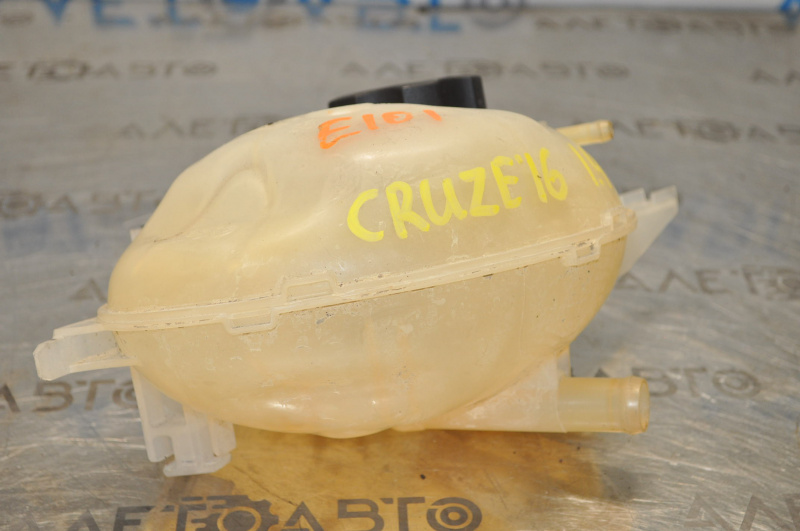Chevrolet Cruze 16-speed cooling expansion tank with cap
