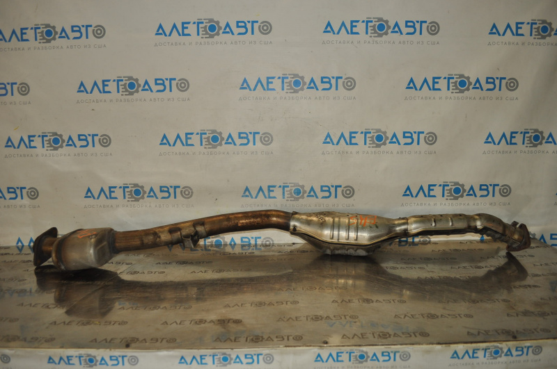 Subaru Outback 10-12 2.5 liter exhaust pipe with catalytic converter