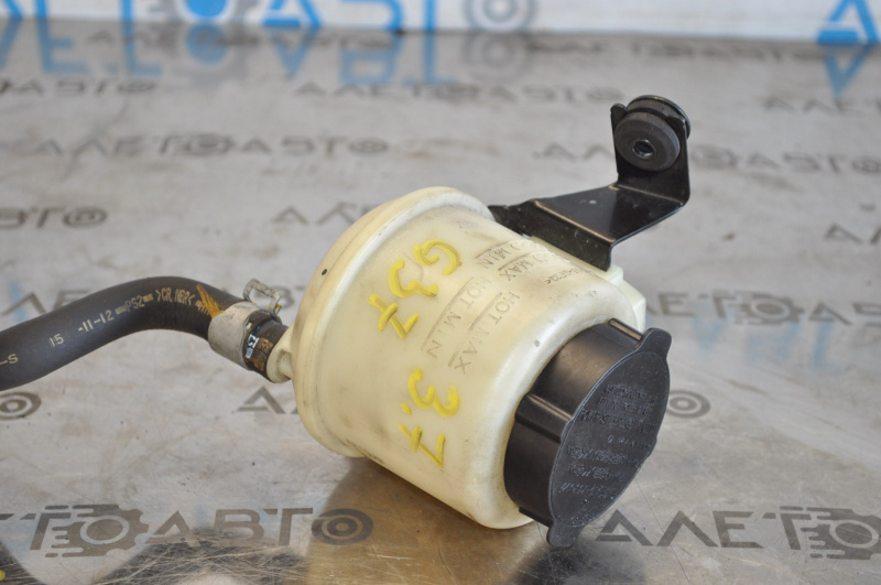 Power steering reservoir Infiniti G25 G35 G37 4d 06-14