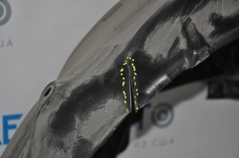 Subaru Legacy 15-16 rear left fender liner is torn