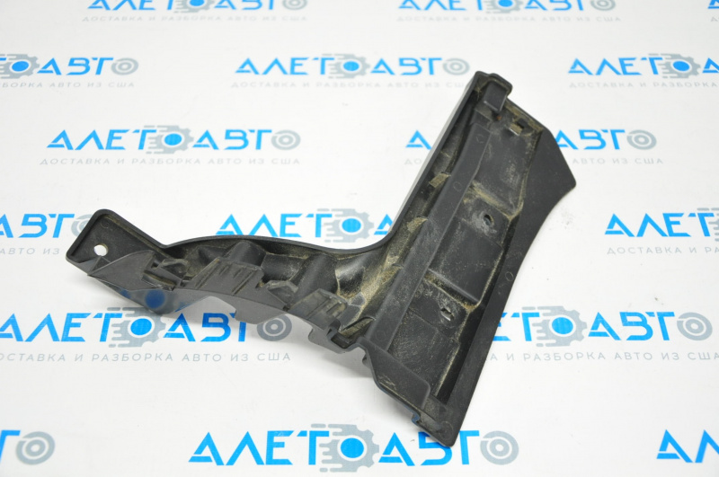 Rear bumper mount right under the light Fiat 500L 14-17