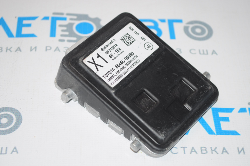 Toyota Camry v70 18-20 lane monitoring camera on the windshield