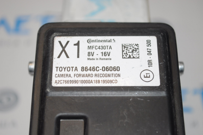 Toyota Camry v70 18-20 lane monitoring camera on the windshield