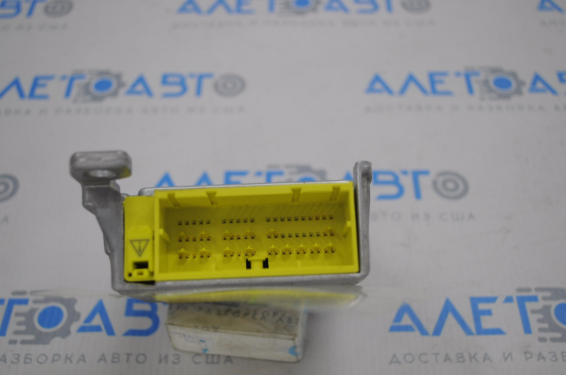 SRS airbag module airbag computer Toyota Prius V 12-14