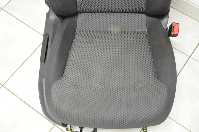 Passenger seat VW Jetta 11-16 USA without airbag, mechanical, cloth black with gray insert