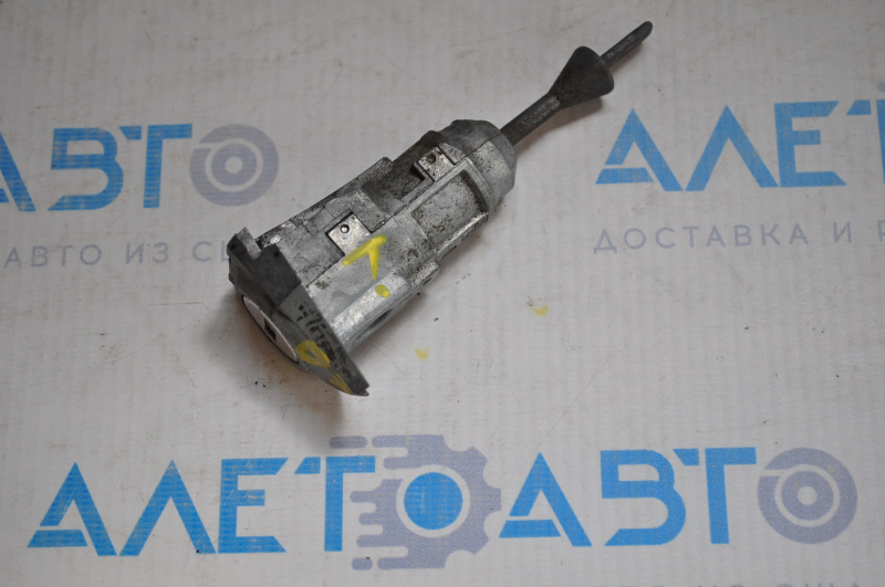 Front left door lock cylinder for a VW Passat b7 12-15 USA
