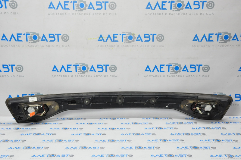 Central lamp Dodge Dart 13-16 stop, glass has come off the housing