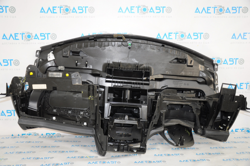 Dashboard front panel without AIRBAG Ford Focus mk3 11-14 dorest, crack in the glove compartment crepe, cracking body