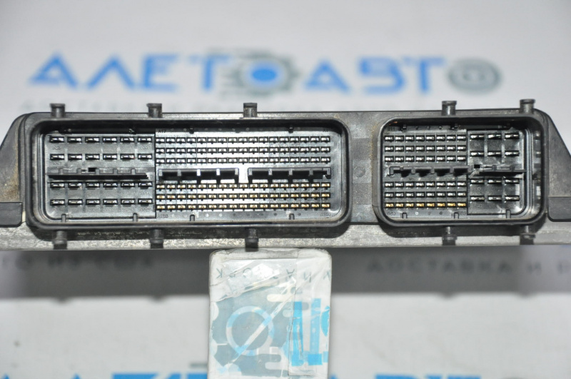 Block ECU engine computer Toyota Prius V 12-17