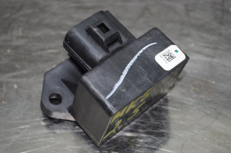Fuel pump control fuel pump relay rear right Ford Fusion mk5 13-17