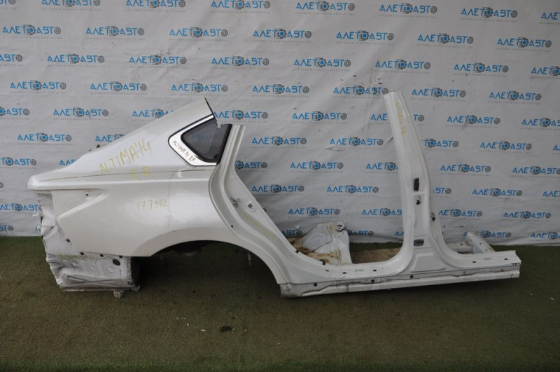 Quarter wing rear right Nissan Altima 13-15 pre-rest white, with central pillar