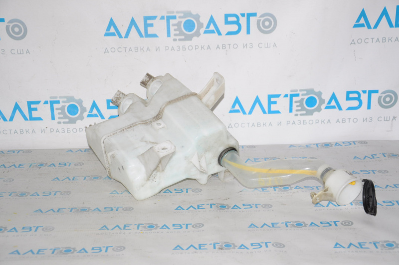 Toyota Prius 30 10-15 Windscreen Washer Reservoir with Neck