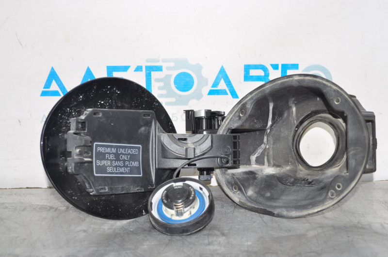 Fuel filler flap Infiniti QX30 17-19 complete
