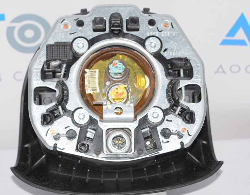 Airbag in the steering wheel, driver's side, Jeep Cherokee KL 14-18 pre-restyling, black, shot