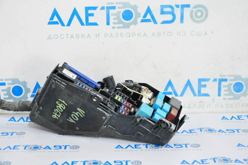 Toyota Camry v40 hybri underhood fuse box without cover