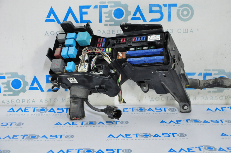 Toyota Camry v40 hybri underhood fuse box without cover
