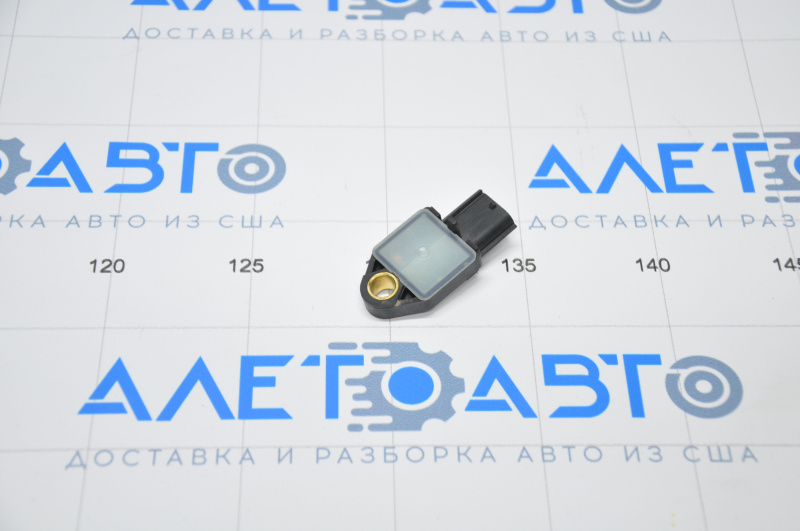 Right door airbag sensor for a Jeep Patriot 11-17.