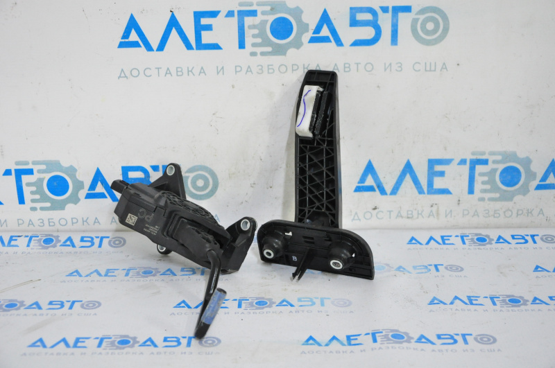 Toyota Camry V70 18-24 Gas Pedal (2 parts)