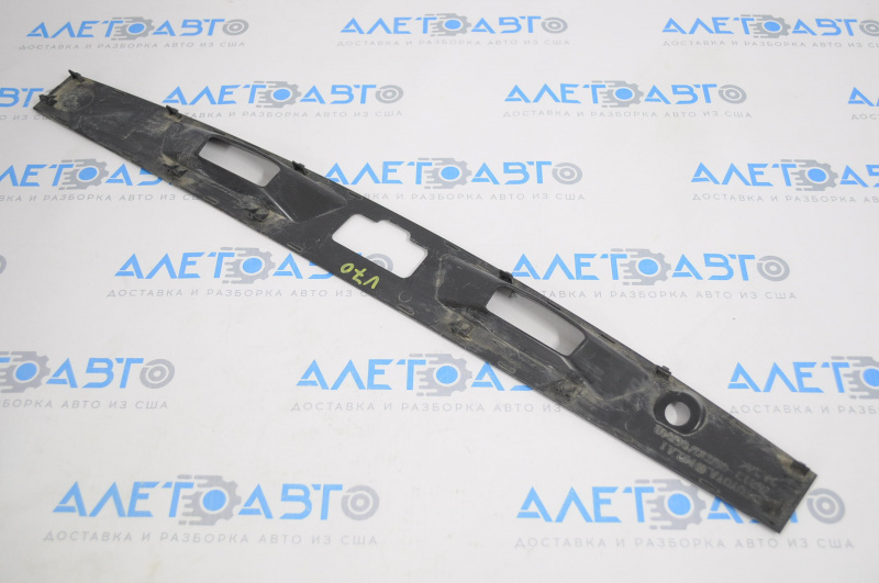 Toyota Camry v70 18-24 trunk lid number plate light bar