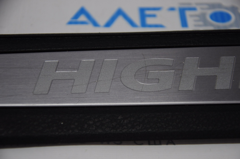 Door sill outer front right Toyota Highlander 14-19 chrome, scratches