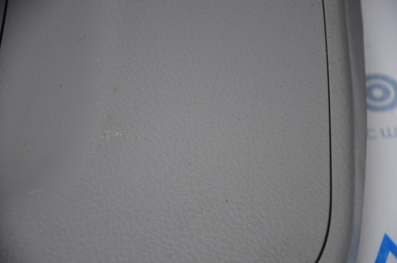 Toyota Highlander 14-19 JBL gray trunk door trim scratches