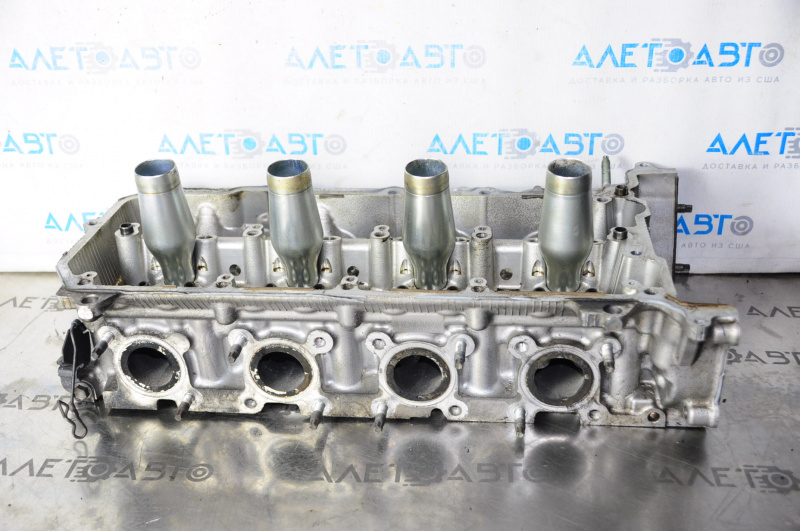 Right cylinder head 3URFE Toyota Sequoia Tundra 08-16 5.7 without shafts, for grinding