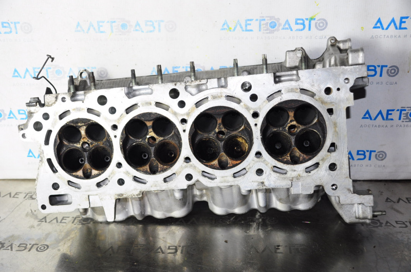 Right cylinder head 3URFE Toyota Sequoia Tundra 08-16 5.7 without shafts, for grinding