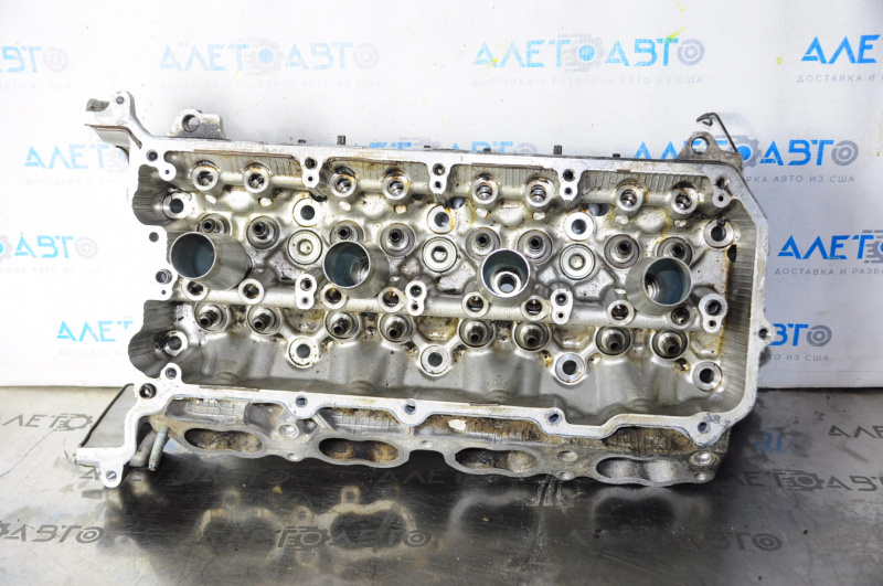 Right cylinder head 3URFE Toyota Sequoia Tundra 08-16 5.7 without shafts, for grinding