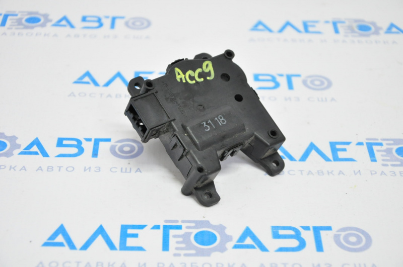 Actuator motor for the heater driver's seat of a 1920 Honda Accord