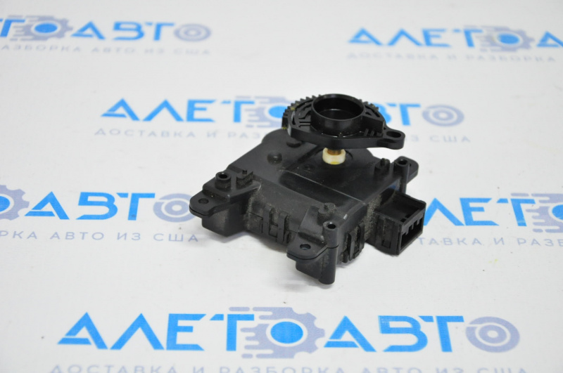 Actuator motor for the heater driver's seat of a 1920 Honda Accord