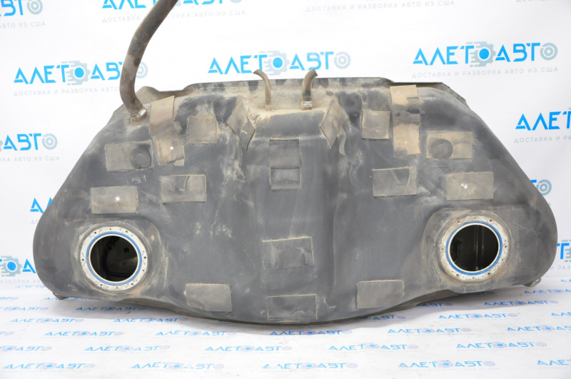 Fuel tank Infiniti G25 G37 4d 09-13 dents
