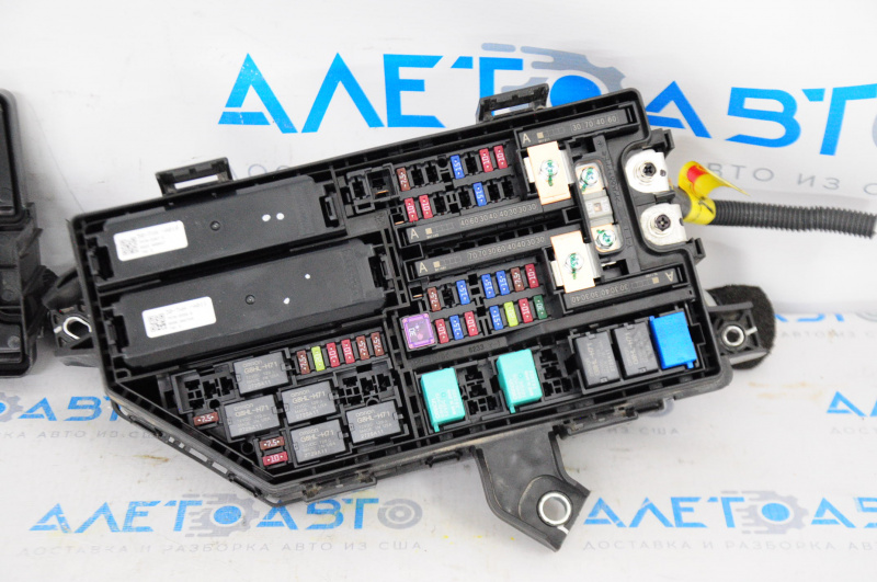 Honda Accord 18-19 hybrid underhood fuse box with cover