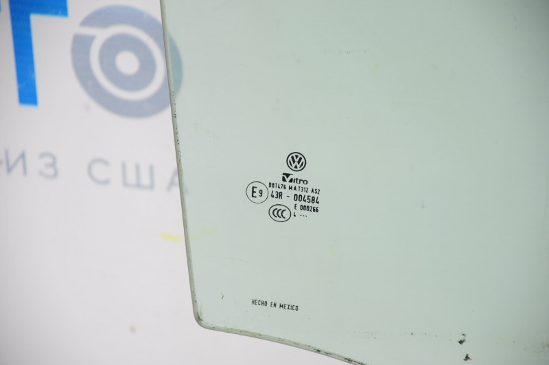 Rear right door glass for a VW Jetta 11-18 USA