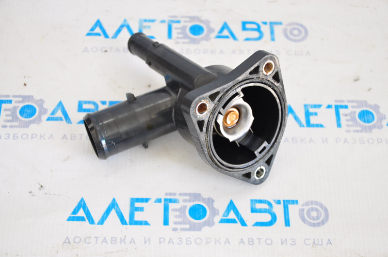 Thermostat housing Toyota Prius V 12-17