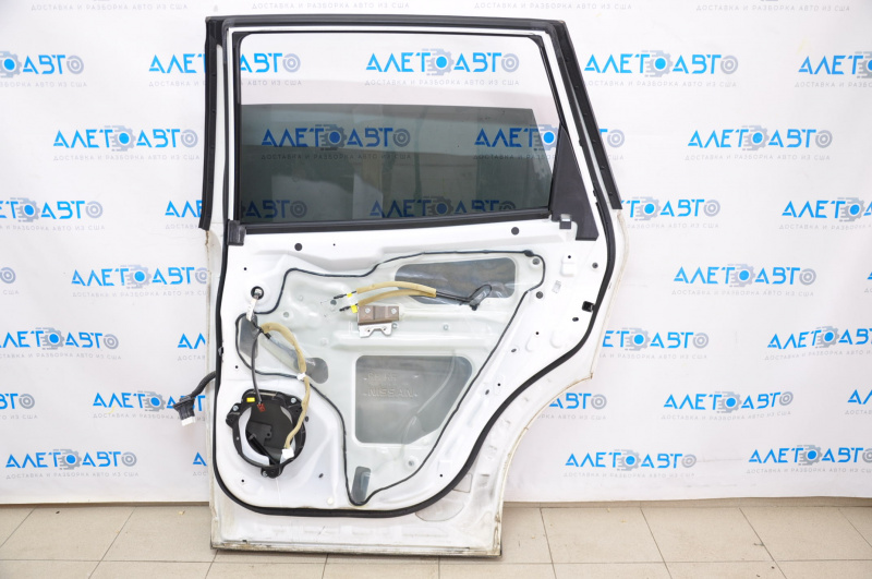 Door assembly rear right Nissan Pathfinder 13-20 under chrome molding