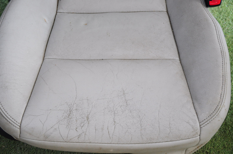 Passenger seat Toyota Avalon 13-14 with airbag, electric, gray leather, cracks in leather