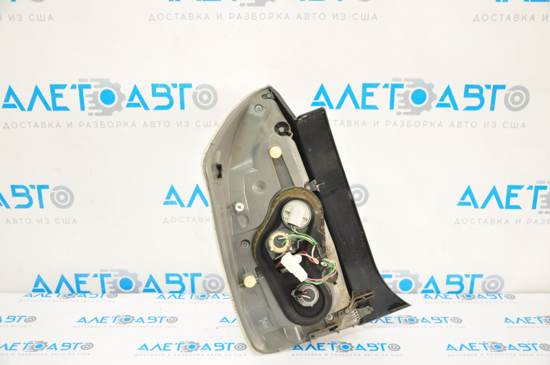 Right headlight Toyota Prius 30 10-11 prerest, crack in glass