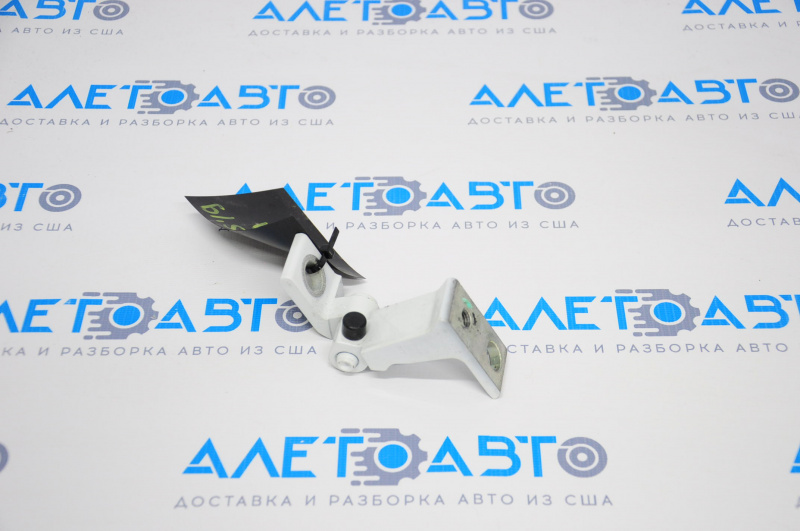 Upper front left door hinge VW Atlas 18-24
