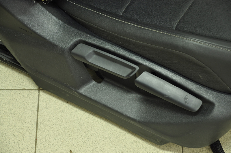 Passenger seat VW Tiguan 18-19 without airbag, mechanical, leather black, shot